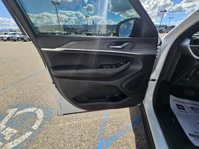 used 2025 Jeep Grand Cherokee car, priced at $41,994