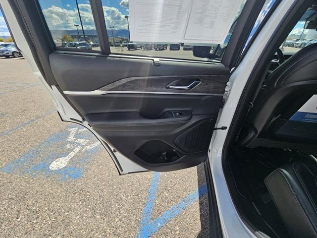 used 2025 Jeep Grand Cherokee car, priced at $41,994