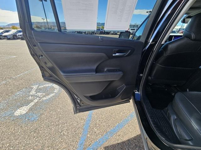 used 2024 Toyota Highlander car, priced at $43,792