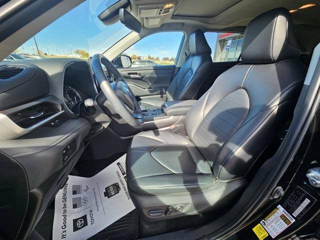 used 2024 Toyota Highlander car, priced at $43,792