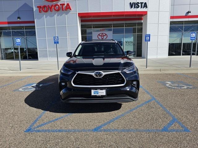 used 2024 Toyota Highlander car, priced at $43,792