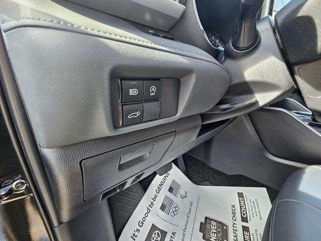 used 2024 Toyota Highlander car, priced at $43,792