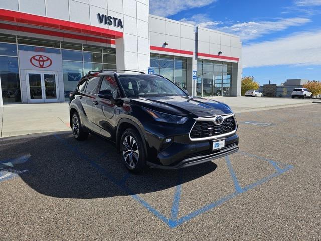 used 2024 Toyota Highlander car, priced at $43,792