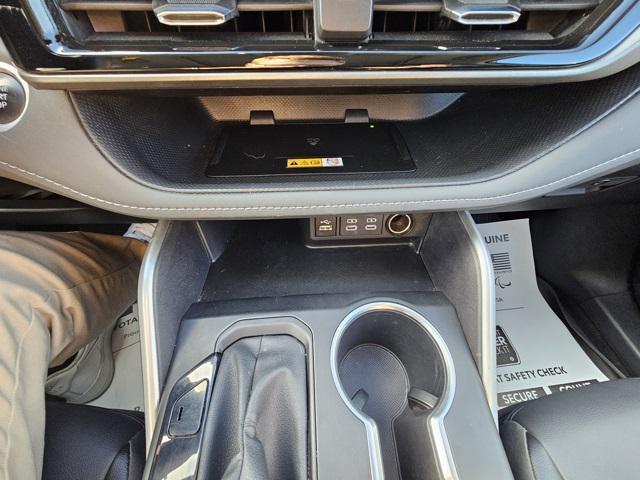 used 2024 Toyota Highlander car, priced at $43,792
