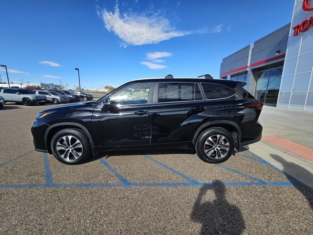 used 2024 Toyota Highlander car, priced at $43,792