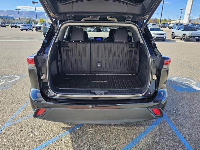 used 2024 Toyota Highlander car, priced at $43,792