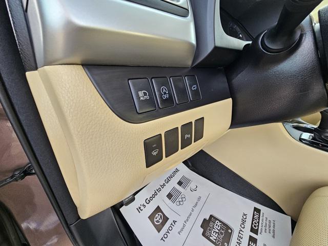 used 2017 Toyota Highlander car, priced at $23,792