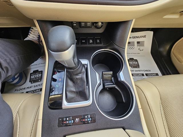used 2017 Toyota Highlander car, priced at $23,792