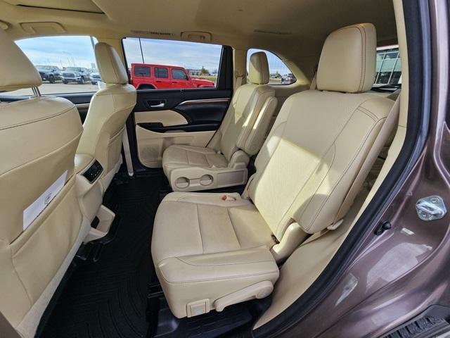 used 2017 Toyota Highlander car, priced at $23,792
