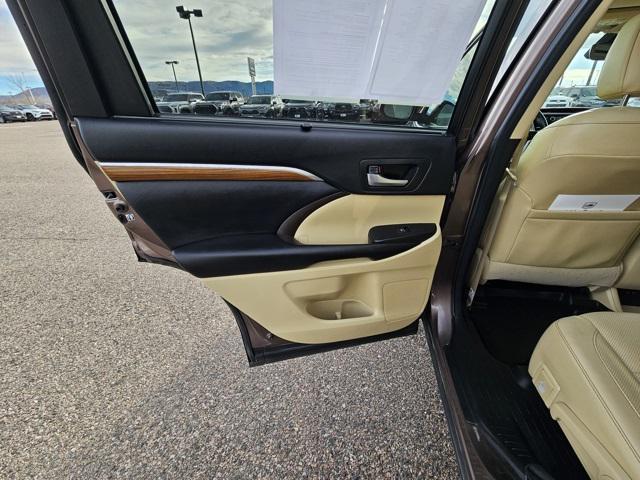 used 2017 Toyota Highlander car, priced at $23,792