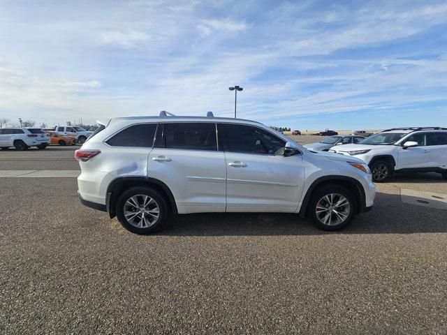 used 2014 Toyota Highlander car, priced at $10,991