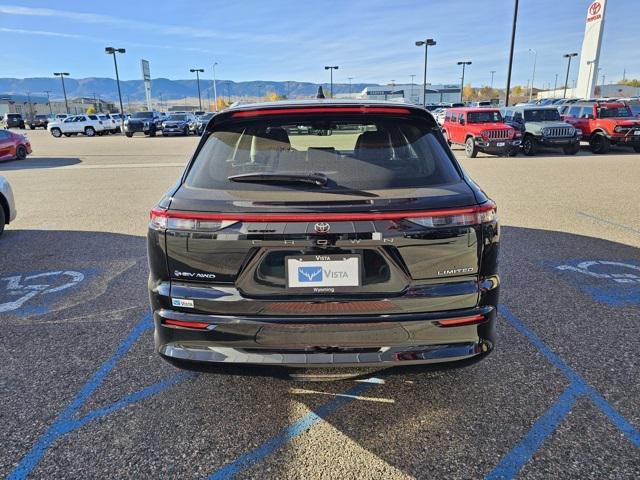 new 2025 Toyota Crown Signia car