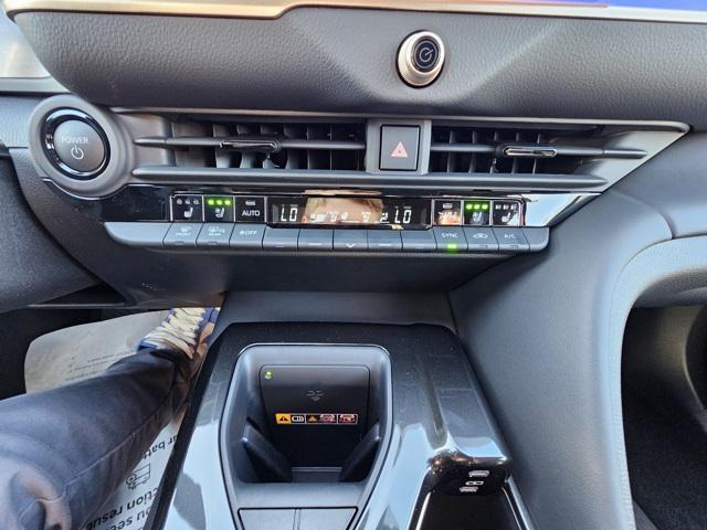 new 2025 Toyota Crown Signia car