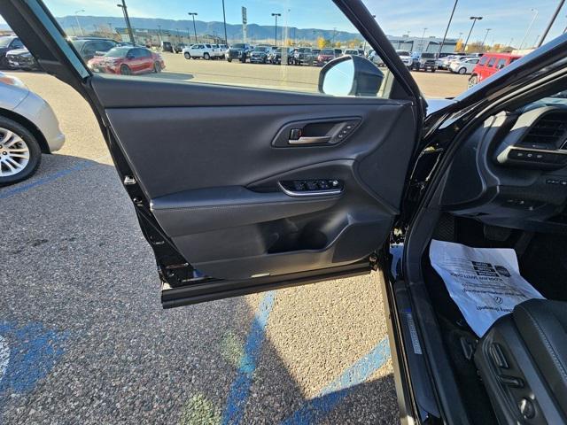 new 2025 Toyota Crown Signia car