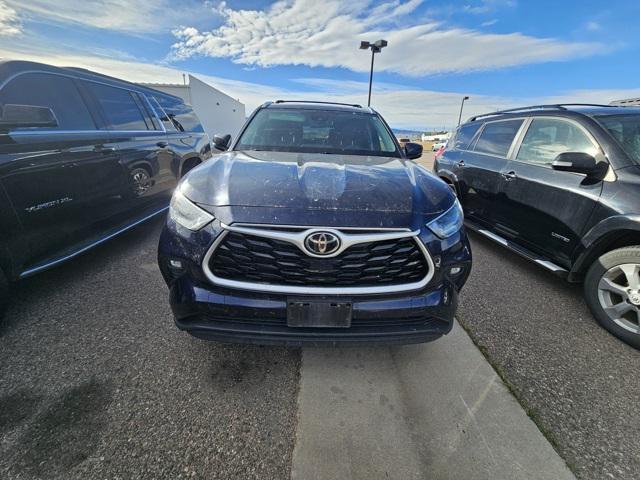 used 2021 Toyota Highlander car, priced at $29,991