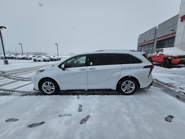 used 2023 Toyota Sienna car, priced at $49,492