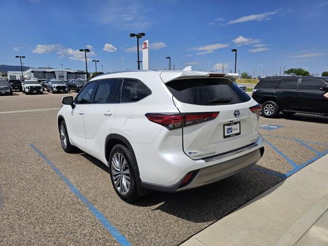 used 2022 Toyota Highlander Hybrid car, priced at $43,791