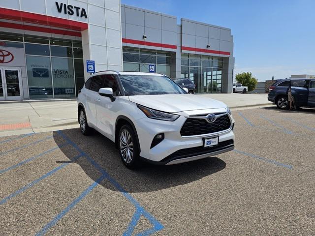 used 2022 Toyota Highlander Hybrid car, priced at $43,791