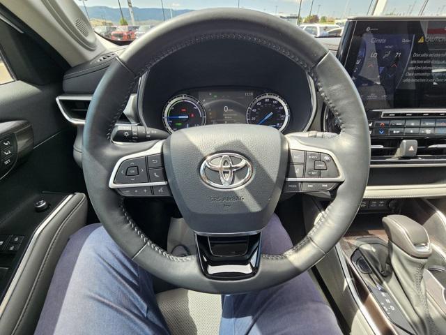 used 2022 Toyota Highlander Hybrid car, priced at $43,791