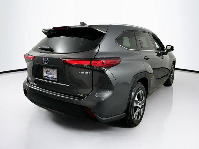 used 2023 Toyota Highlander Hybrid car, priced at $35,322