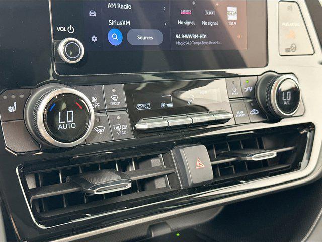 used 2023 Toyota Highlander Hybrid car, priced at $35,322