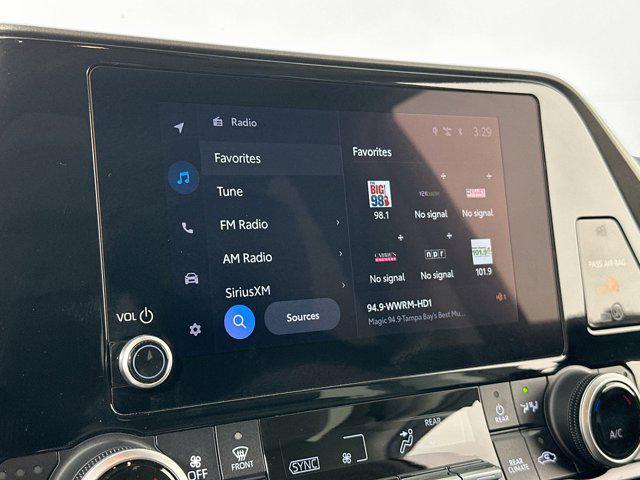 used 2023 Toyota Highlander Hybrid car, priced at $35,322