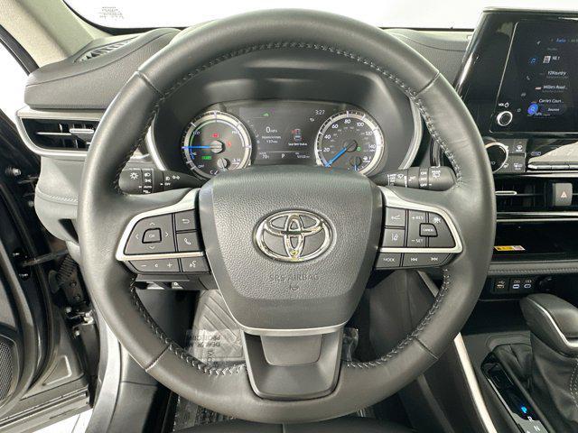 used 2023 Toyota Highlander Hybrid car, priced at $35,322