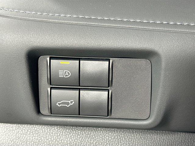 used 2023 Toyota Highlander Hybrid car, priced at $35,322