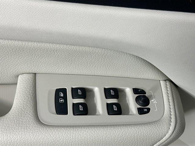 used 2022 Volvo XC60 car, priced at $33,758