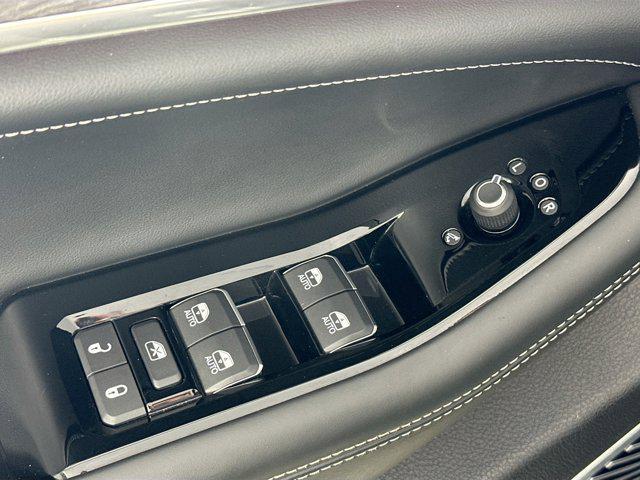 used 2022 Jeep Grand Cherokee car, priced at $35,827