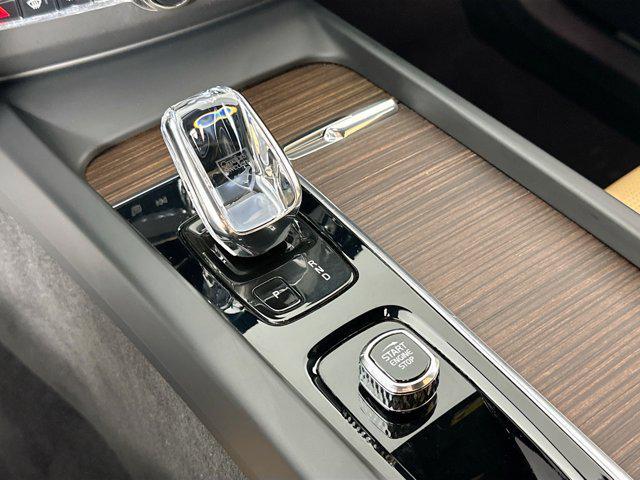 used 2022 Volvo XC60 car, priced at $31,257