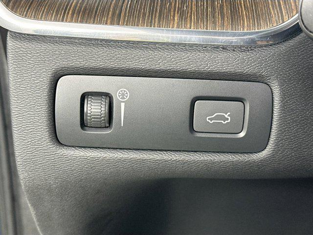 used 2022 Volvo XC60 car, priced at $31,257