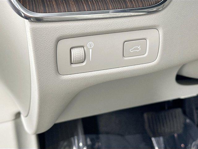 used 2022 Volvo XC60 car, priced at $35,535