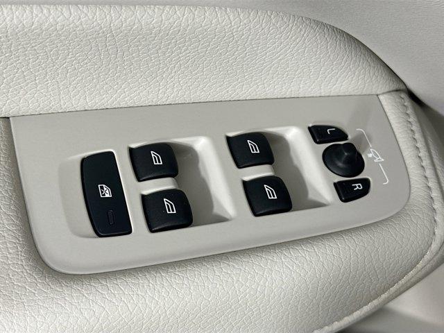 used 2022 Volvo XC60 car, priced at $33,238