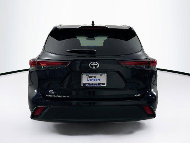 used 2024 Toyota Highlander car, priced at $39,995
