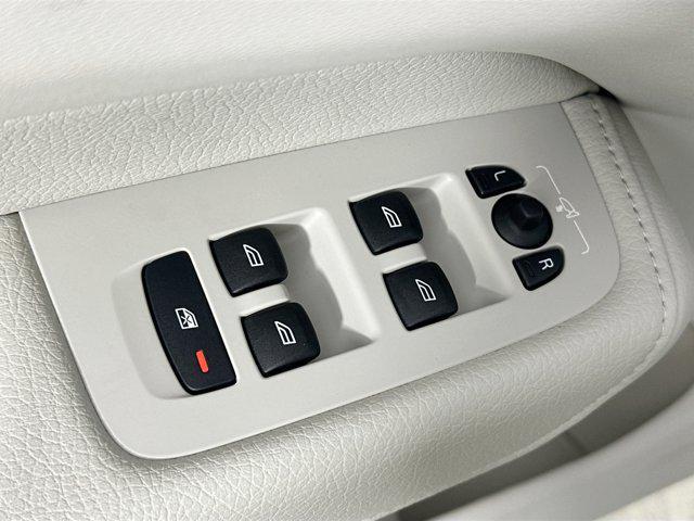 used 2022 Volvo XC60 car, priced at $33,515