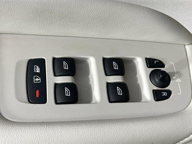 used 2022 Volvo XC60 car, priced at $38,399