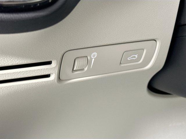 used 2022 Volvo XC40 car, priced at $28,969