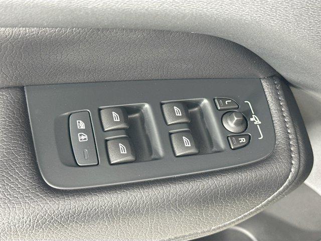 used 2022 Volvo XC60 car, priced at $31,679