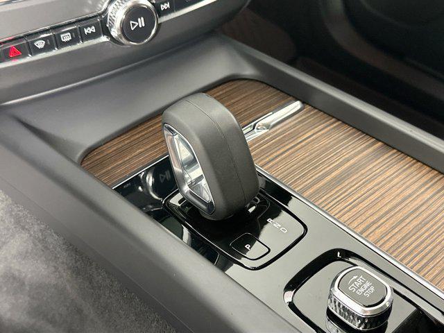 used 2022 Volvo XC60 car, priced at $31,679