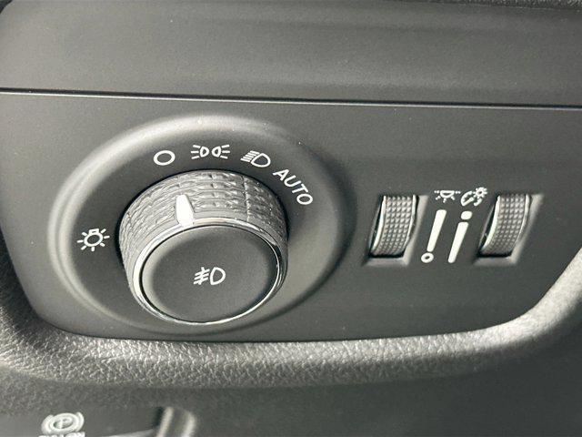 used 2022 Jeep Grand Cherokee car, priced at $33,443