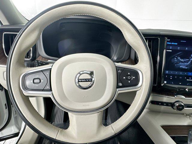 used 2022 Volvo XC60 car, priced at $32,052