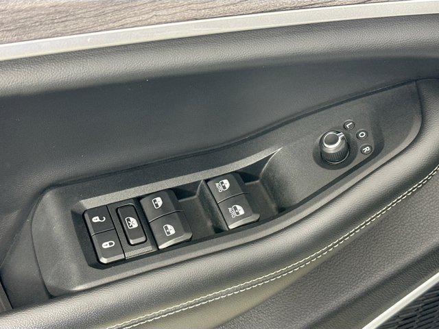 used 2022 Jeep Grand Cherokee car, priced at $28,810