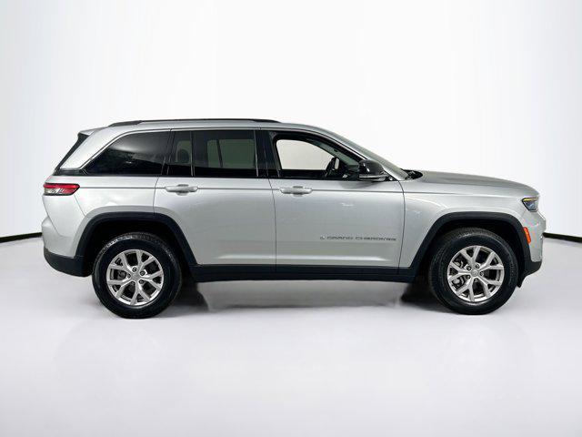 used 2022 Jeep Grand Cherokee car, priced at $28,810
