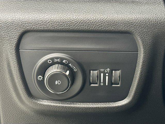 used 2022 Jeep Grand Cherokee car, priced at $28,810