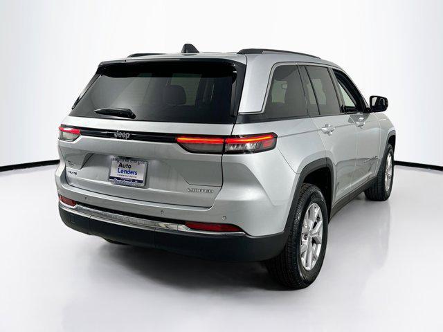 used 2022 Jeep Grand Cherokee car, priced at $28,810