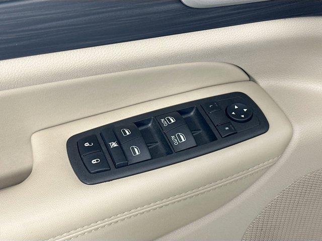 used 2022 Jeep Grand Cherokee car, priced at $23,274