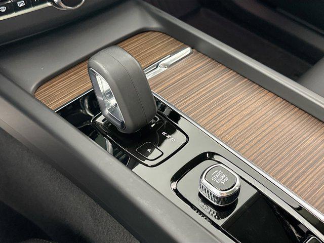 used 2022 Volvo XC60 car, priced at $28,720