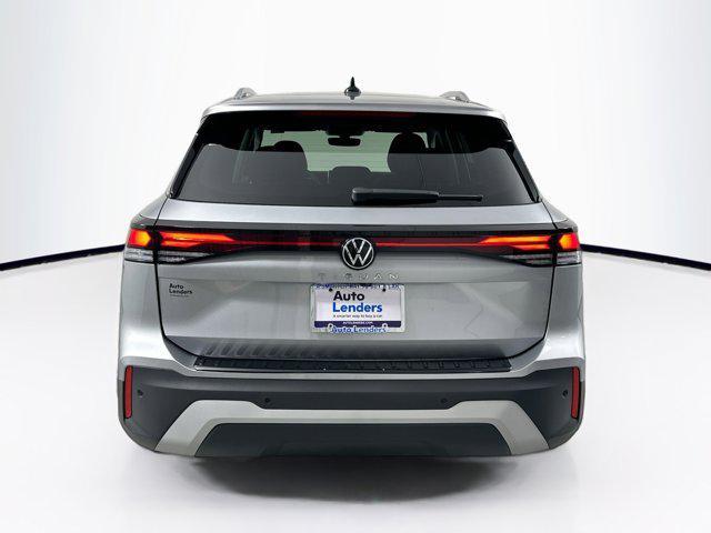 used 2025 Volkswagen Tiguan car, priced at $28,251