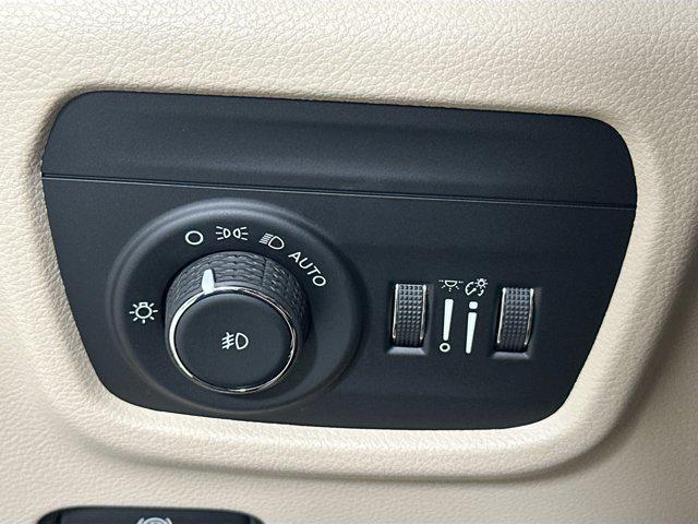 used 2022 Jeep Grand Cherokee car, priced at $29,291